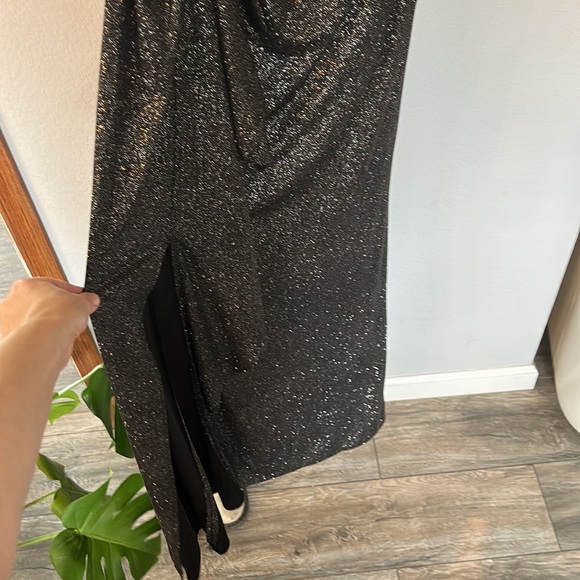 Brand New David Meister One Shoulder Evening Gown - Picture 3 of 7